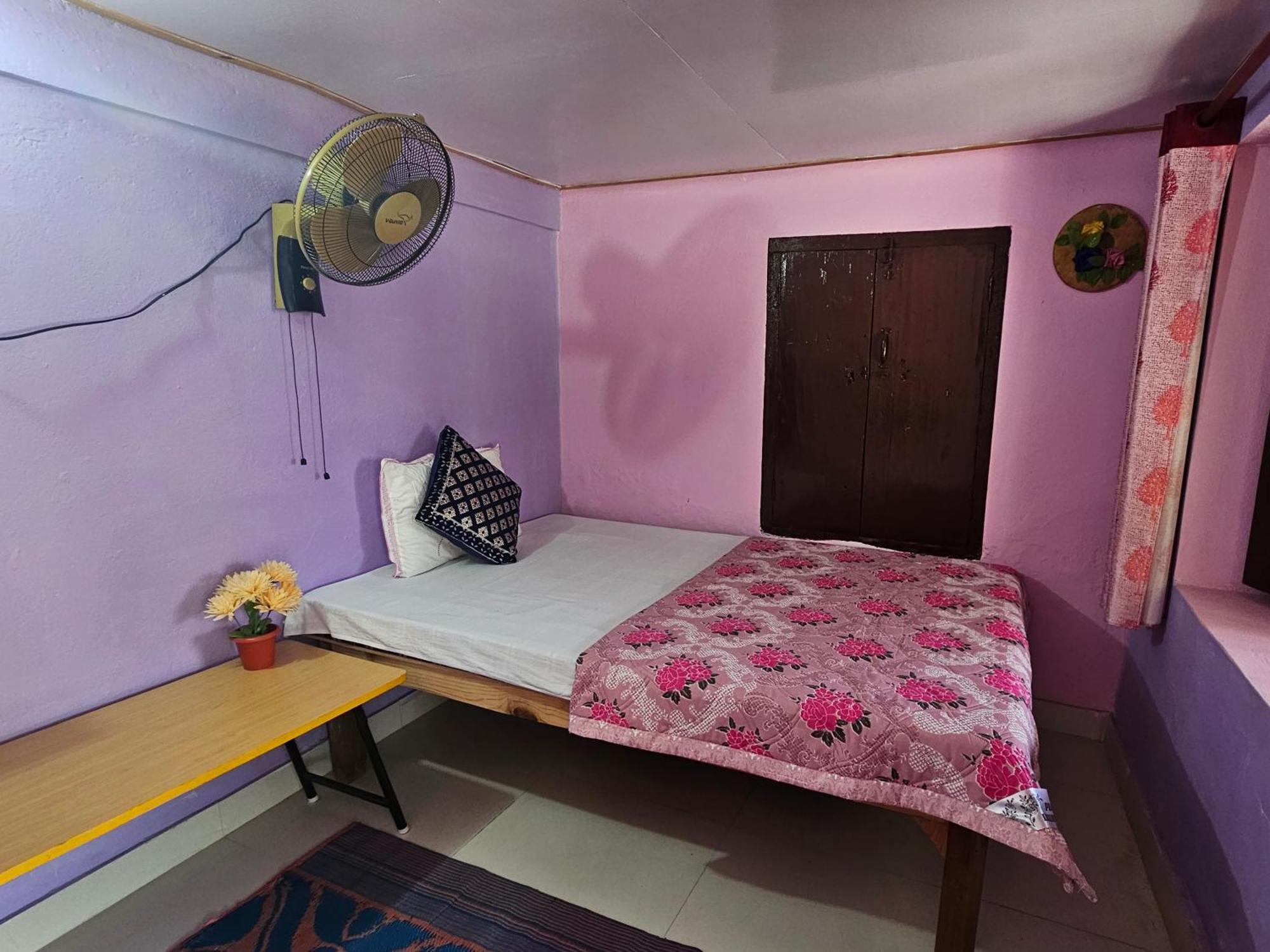 Katyuri Kings Divine Stay- Babaji'S Cave Dwarahat Room photo